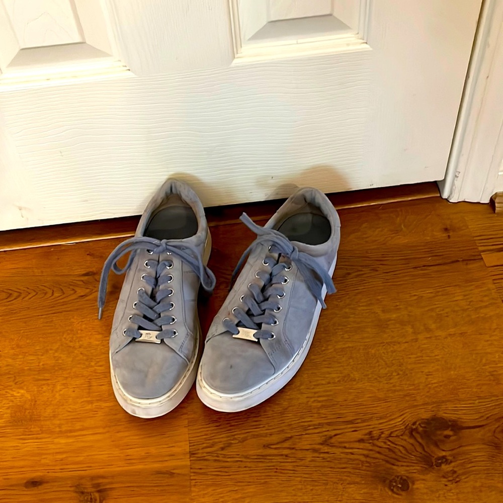 Size 9 kind of dirty